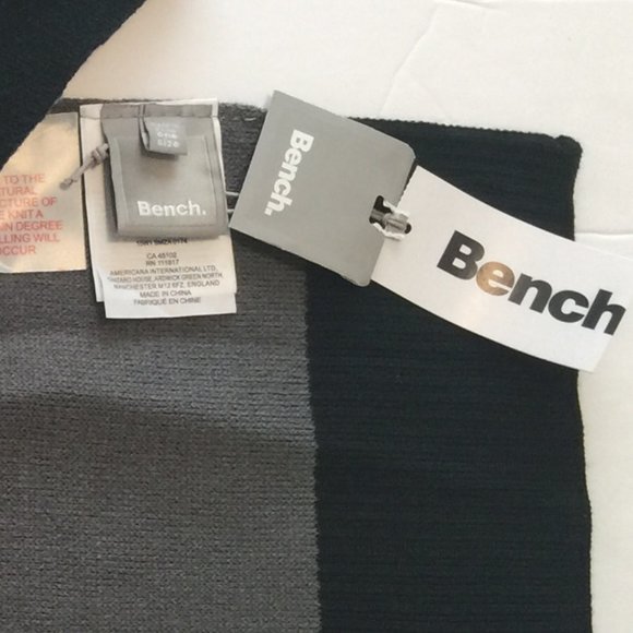 BENCH NEW UNISEX WITH TAGS REVERSIBLE SCARF - Picture 2 of 2